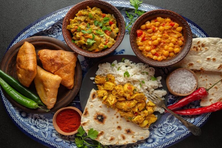 2._10_makanan_khas_india_yang_terkenal_dengan_rasa_lezatnya_(freepik)