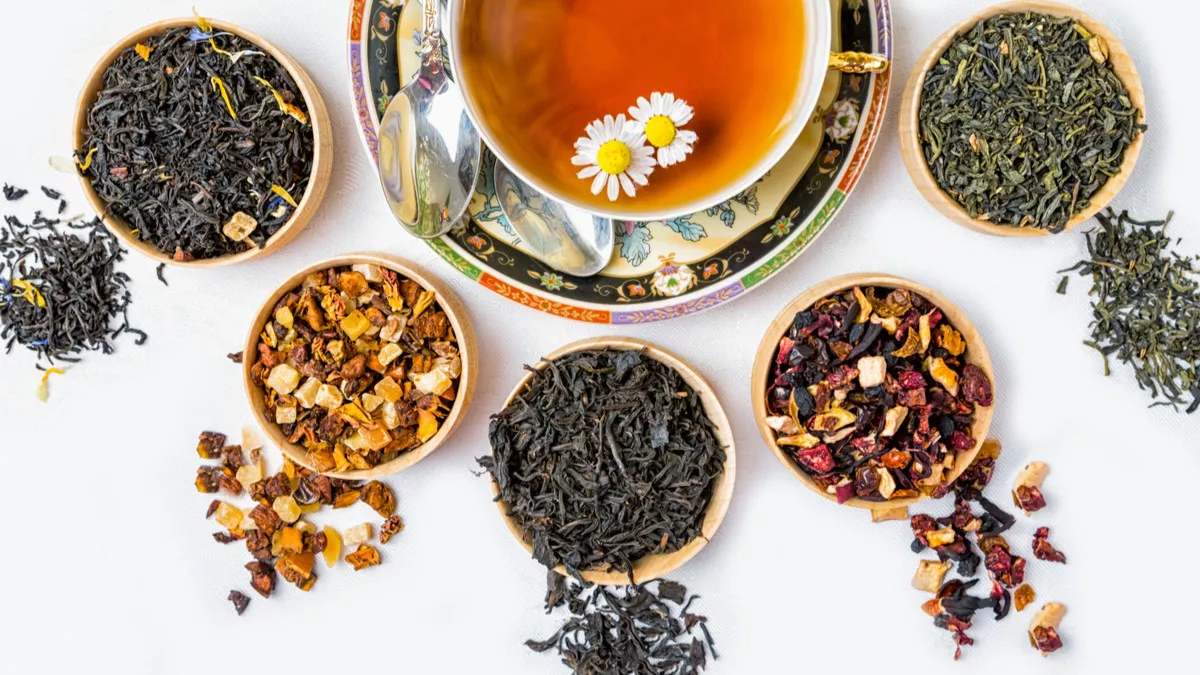 031564700_1596612198-Bahayanya-Campur-Campur-Minuman-Herbal-shutterstock_679836535