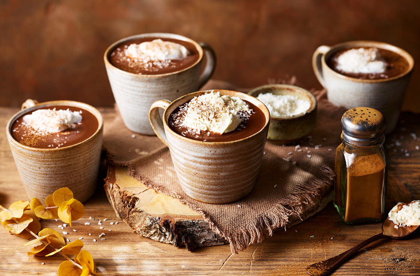 1400x919COCONUTHOTCHOCOLATEWITHCINNAMONSPICEDRUM-561cc2dd-a169-4a6f-ac0b-96d6f080e370-0-1400x919